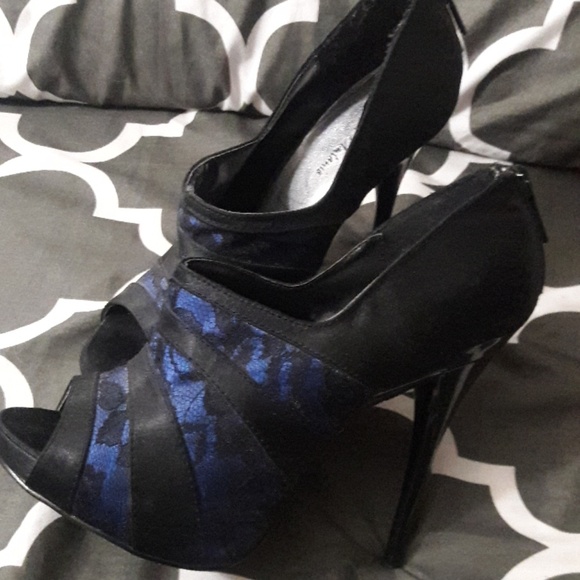 Shoes - Picture 4 of 4